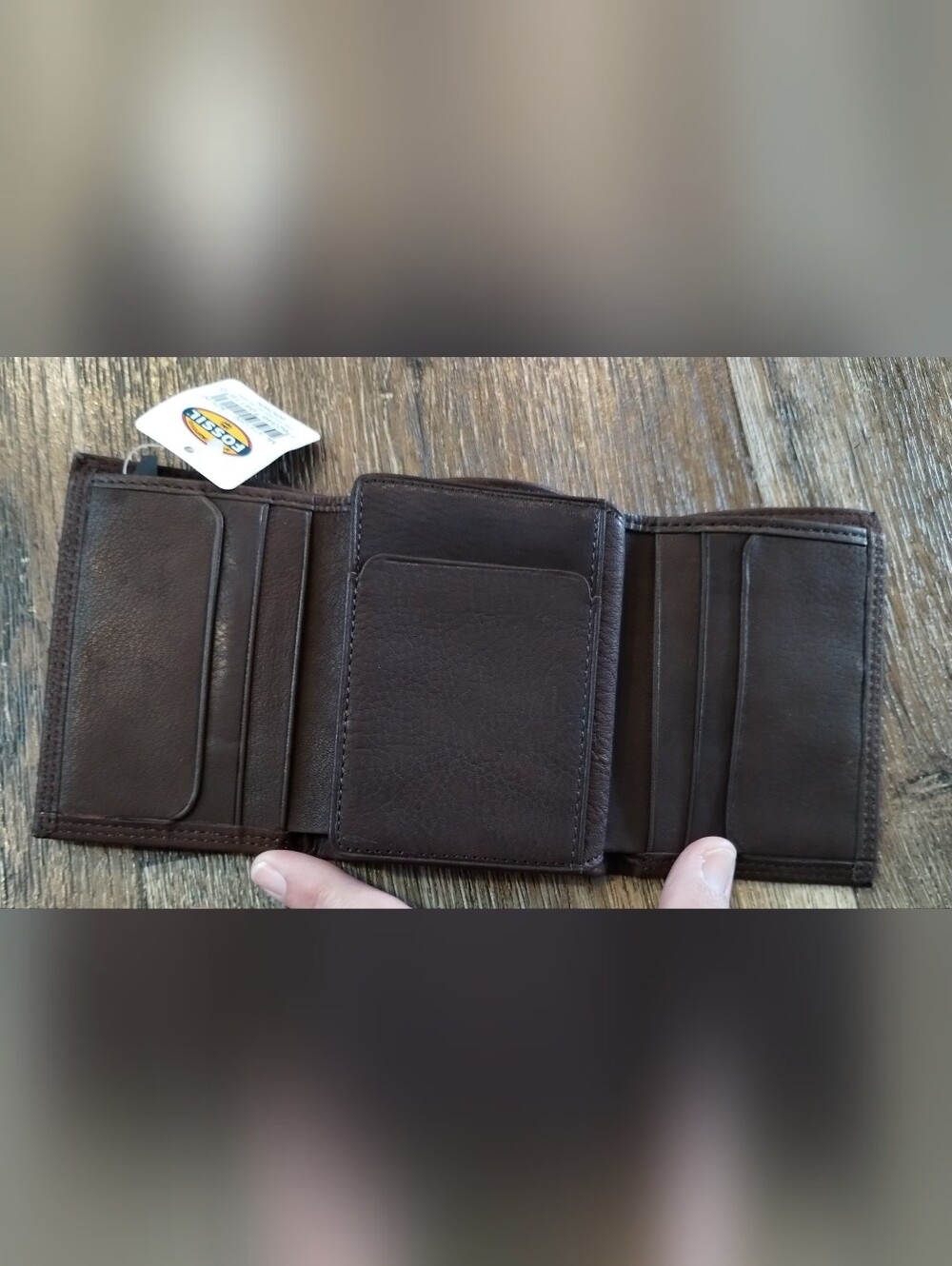 Fossil Brown Leather Trifold Wallet with Keychain Tag NWT Colorado Tin Extra Cap - Picture 4 of 11